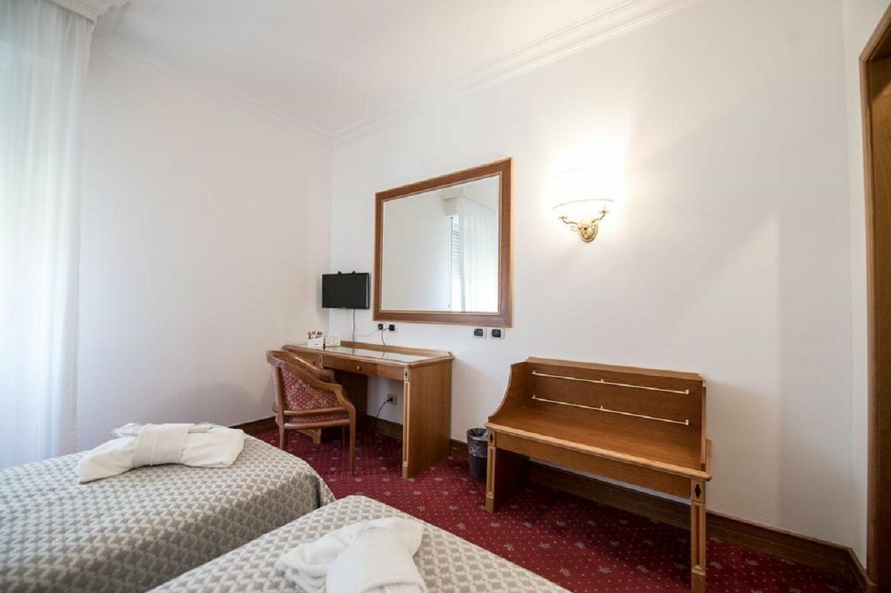 Quality Hotel Nova Domus Roma Exterior foto